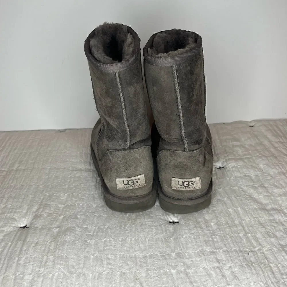 Ugg boot Used Grey Size 8